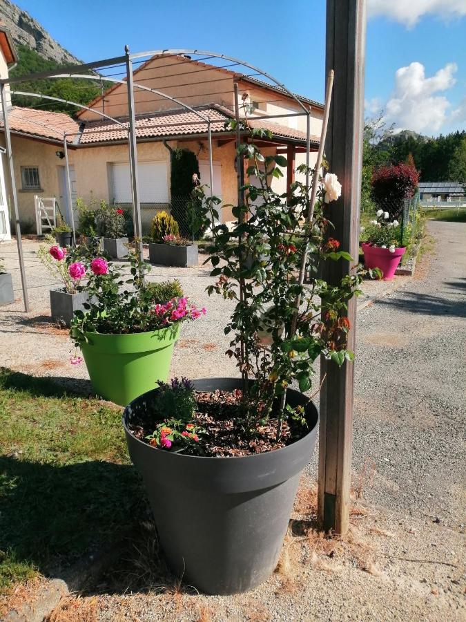 Les Portes De La Meouge Anciennement Le Serpolet Séderon Kültér fotó